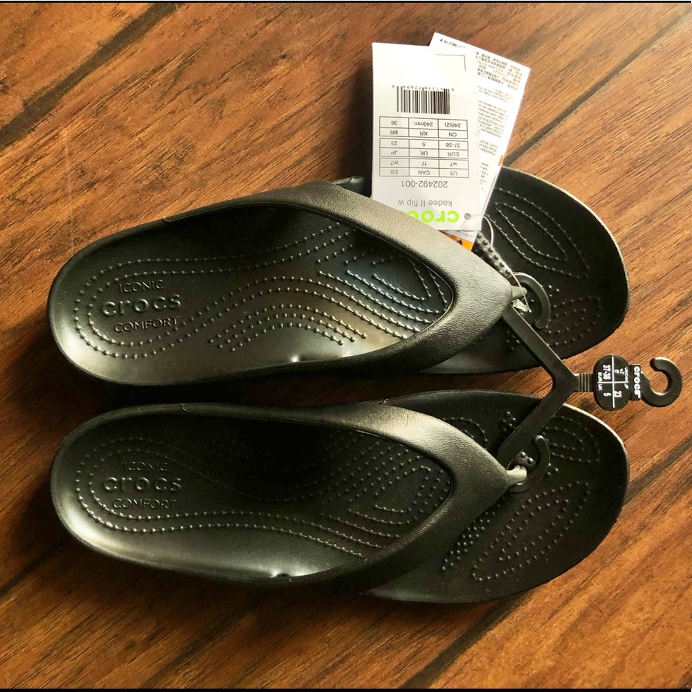 Women’s NWT CROCS 🐊🖤